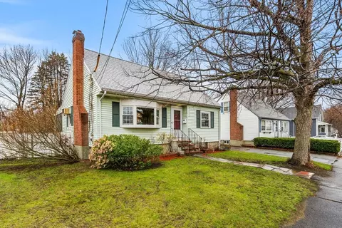 22 Bolton St, Reading, MA 01867