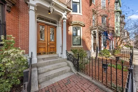 27 Monument Sq #4, Boston, MA 02129