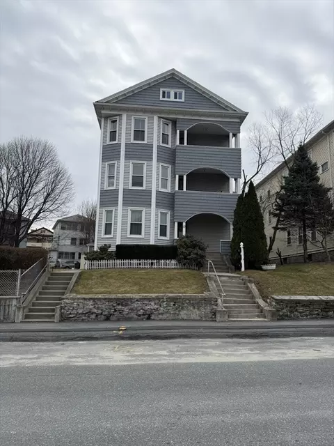 49 Perry Ave, Worcester, MA 01610