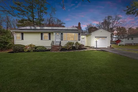 236 Village St, Medway, MA 02053