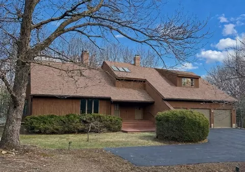 580 Mountain St, Sharon, MA 02067