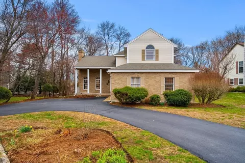 1 Briarwood Ln, Burlington, MA 01803