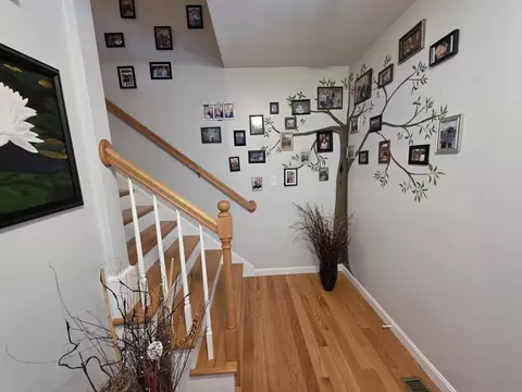 Entry Way - 229 Concord St, Fall River, MA 02723 photo 3 of 7