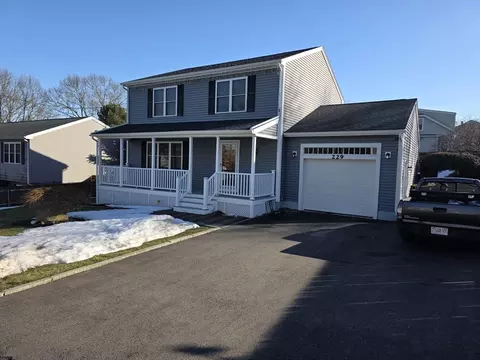 229 Concord St, Fall River, MA 02723
