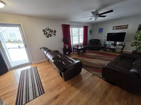 Entry Way - 229 Concord St, Fall River, MA 02723 photo 2 of 7