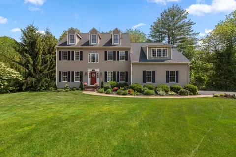 35 Fairbanks Dr, Wrentham, MA 02093