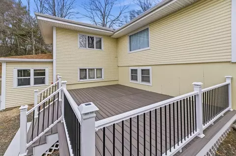 222 E Main St, Georgetown, MA 01833 photo 3