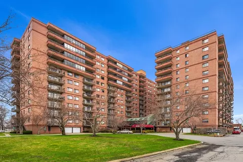 3920 Mystic Valley Pkwy #704, Medford, MA 02155