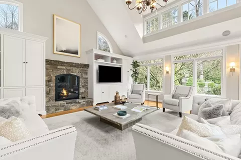 27 Radcliffe Rd, Wellesley, MA 02482 photo 3