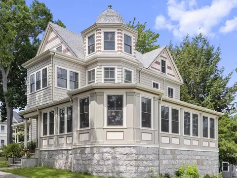 35 Frances St, Melrose, MA 02176