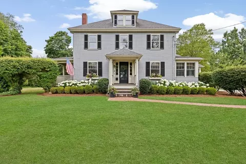 21 Middle St, Hingham, MA 02043