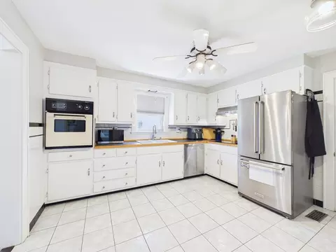 1193 New Boston Rd, Fall River, MA 02720 photo 11