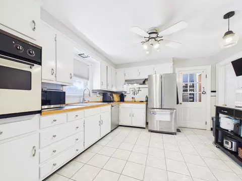 1193 New Boston Rd, Fall River, MA 02720 photo 10