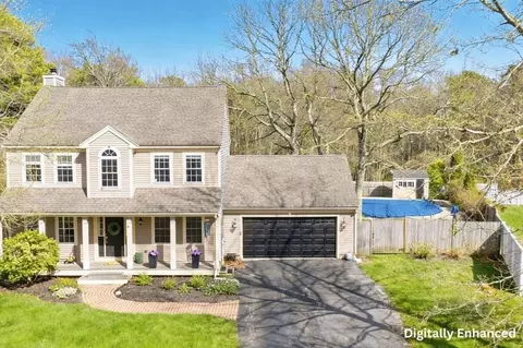 3 Dover Ln, Bourne, MA 02532