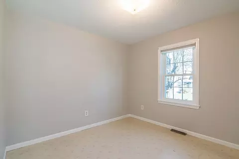 19 Marmon Ct, Springfield, MA 01129 photo 13