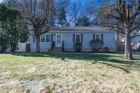 19 Marmon Ct, Springfield, MA 01129