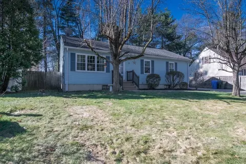 19 Marmon Ct, Springfield, MA 01129 photo 4