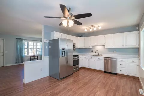 19 Marmon Ct, Springfield, MA 01129 photo 9