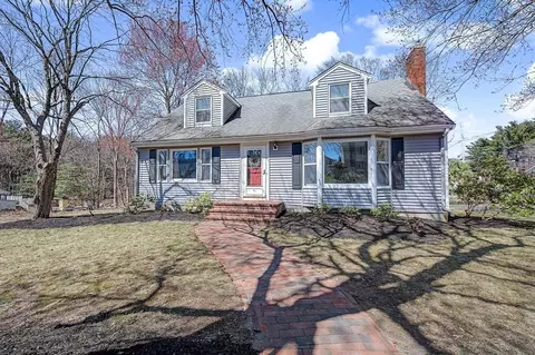 1 Phyllis Rd, Foxboro, MA 02035