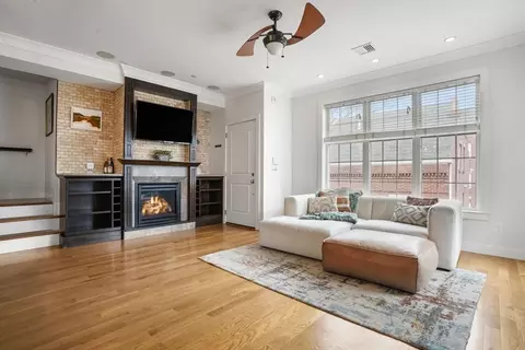 235 Gold St #3, Boston, MA 02127