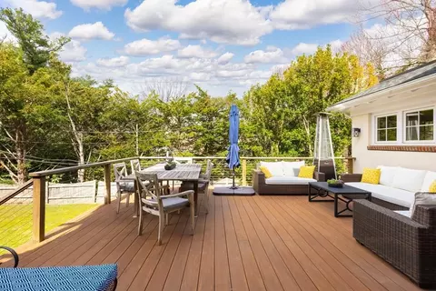 98 Spooner Rd, Chestnut Hill, MA 02467 photo 3