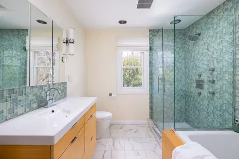 98 Spooner Rd, Chestnut Hill, MA 02467 photo 11