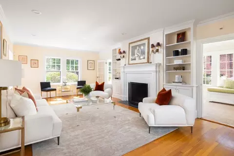 98 Spooner Rd, Chestnut Hill, MA 02467 photo 5