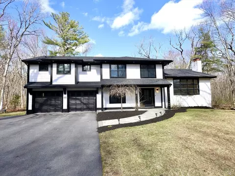 68 Pearl St, Upton, MA 01568