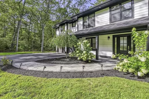 68 Pearl St, Upton, MA 01568 photo 4