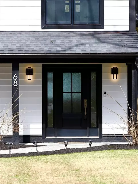 68 Pearl St, Upton, MA 01568 photo 2