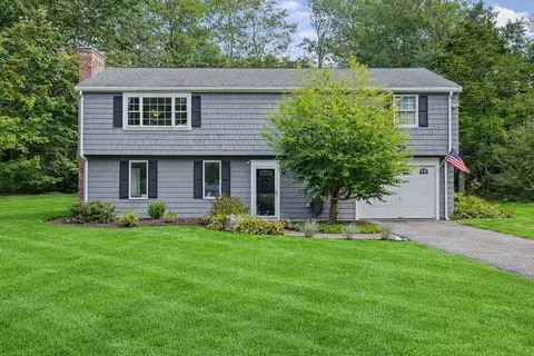 130 Winslow Cemetery Rd, Marshfield, MA 02050