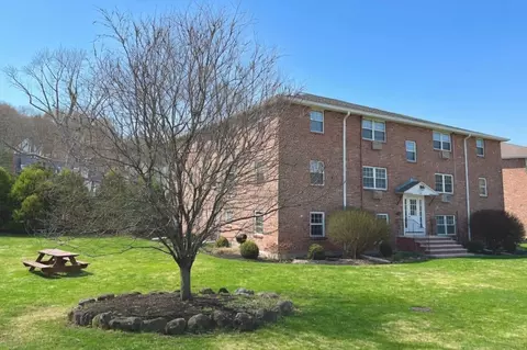 12 Colonial Village Dr #12, Arlington, MA 02474