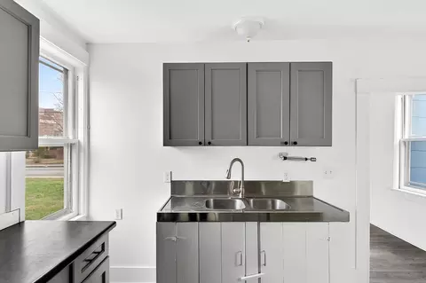 150 E Main St, Orange, MA 01364 photo 5