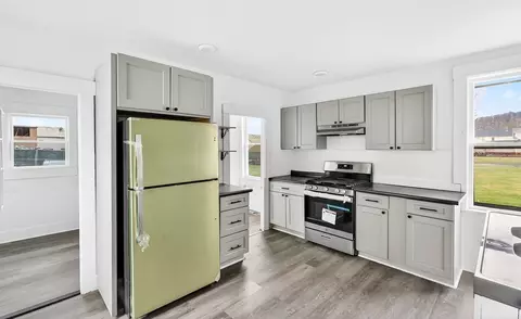 150 E Main St, Orange, MA 01364 photo 2