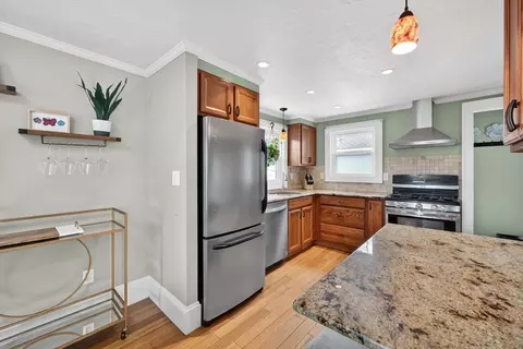 400 El Paso St, Springfield, MA 01104 photo 12