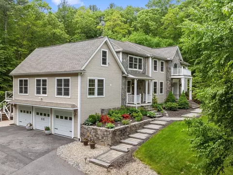 Exterior - 12 Breton Rd, Upton, MA 01568 photo 2 of 8