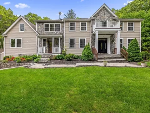 Exterior - 12 Breton Rd, Upton, MA 01568 photo 1 of 8