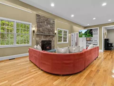 Living - 12 Breton Rd, Upton, MA 01568 photo 3 of 6