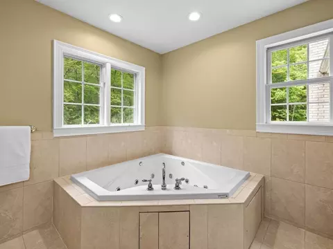 Bath - 12 Breton Rd, Upton, MA 01568 photo 3 of 5
