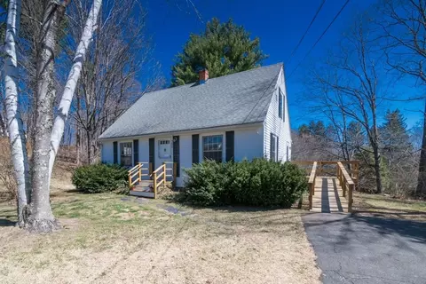 390 Shays St, Amherst, MA 01002