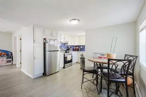Dining - 104 Oak St, Fall River, MA 02720 photo 3 of 4