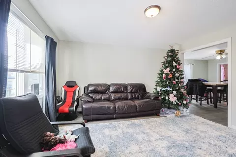 Living - 104 Oak St, Fall River, MA 02720 photo 1 of 3