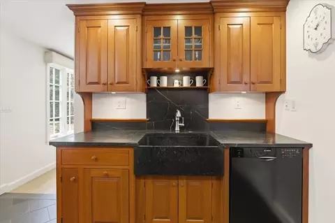 65 Walpole St, Dover, MA 02030 photo 6
