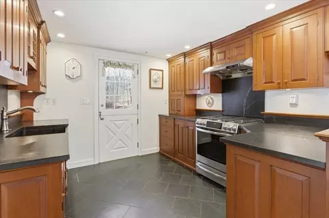 65 Walpole St, Dover, MA 02030 photo 7