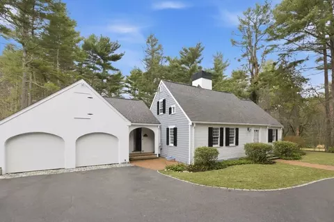 65 Walpole St, Dover, MA 02030 photo 2