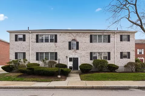 207 Lake Shr #2, Boston, MA 02135