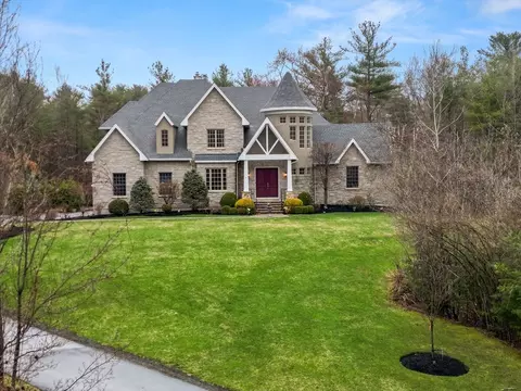 9 Janice Ave, North Reading, MA 01864