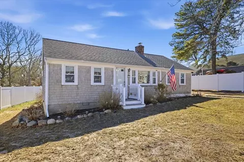 51 Sunset Ln, Dennis, MA 02670