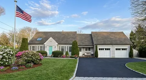 30 Elliott Rd, Centerville, MA 02632