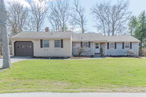 84 Portside Cir, Falmouth, MA 02536